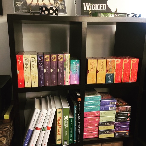 Meet your Posher, Amanda - Picture 4 of 5